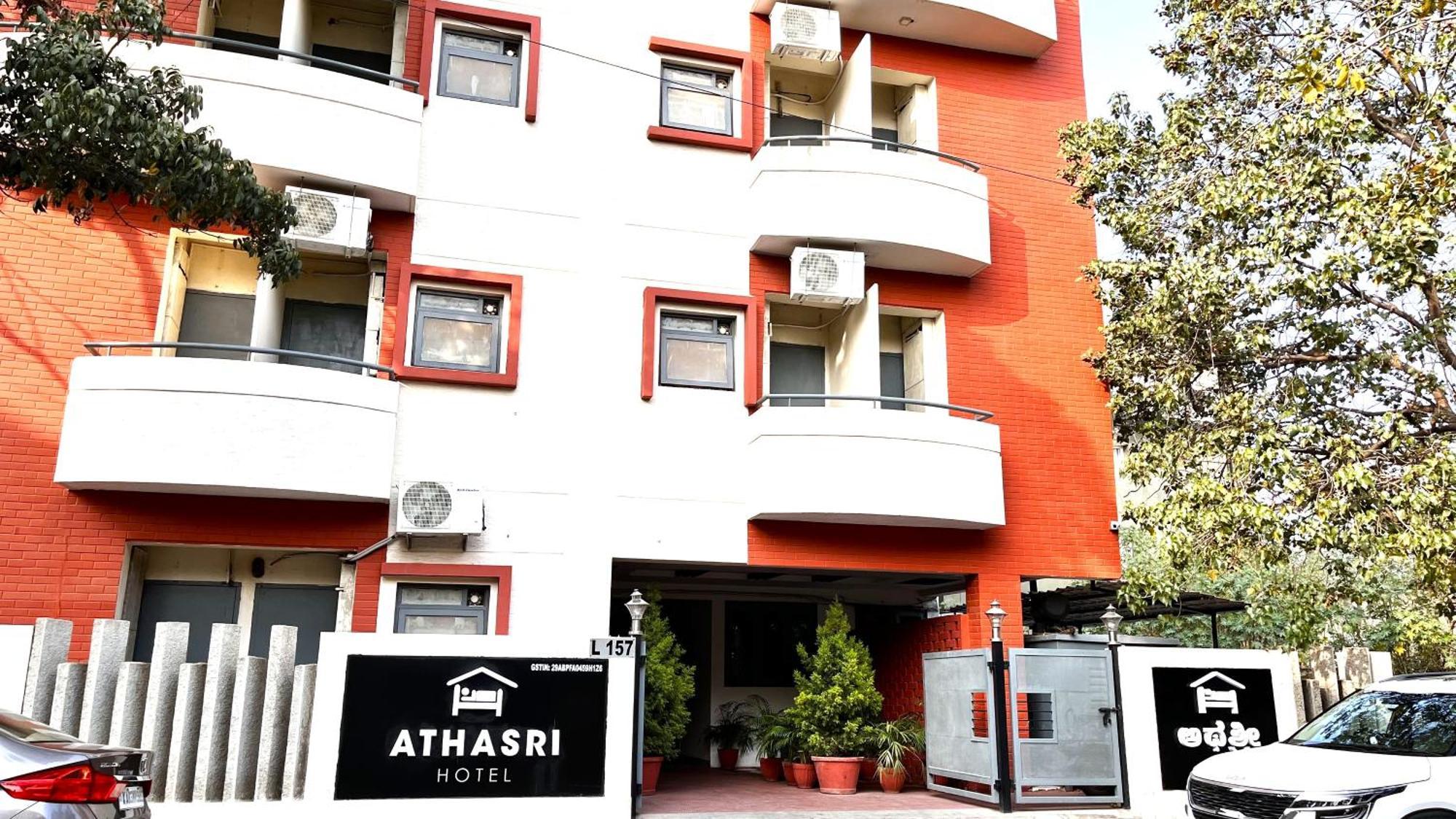 Omatra Essence Suites Bangalore Exterior foto