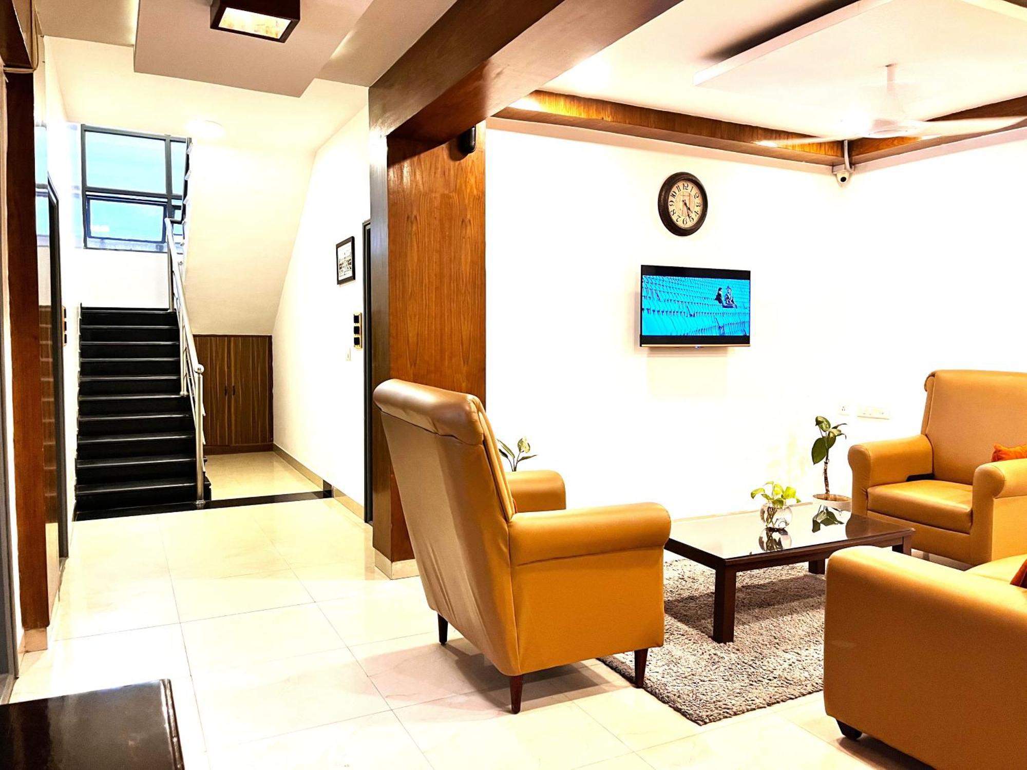 Omatra Essence Suites Bangalore Exterior foto