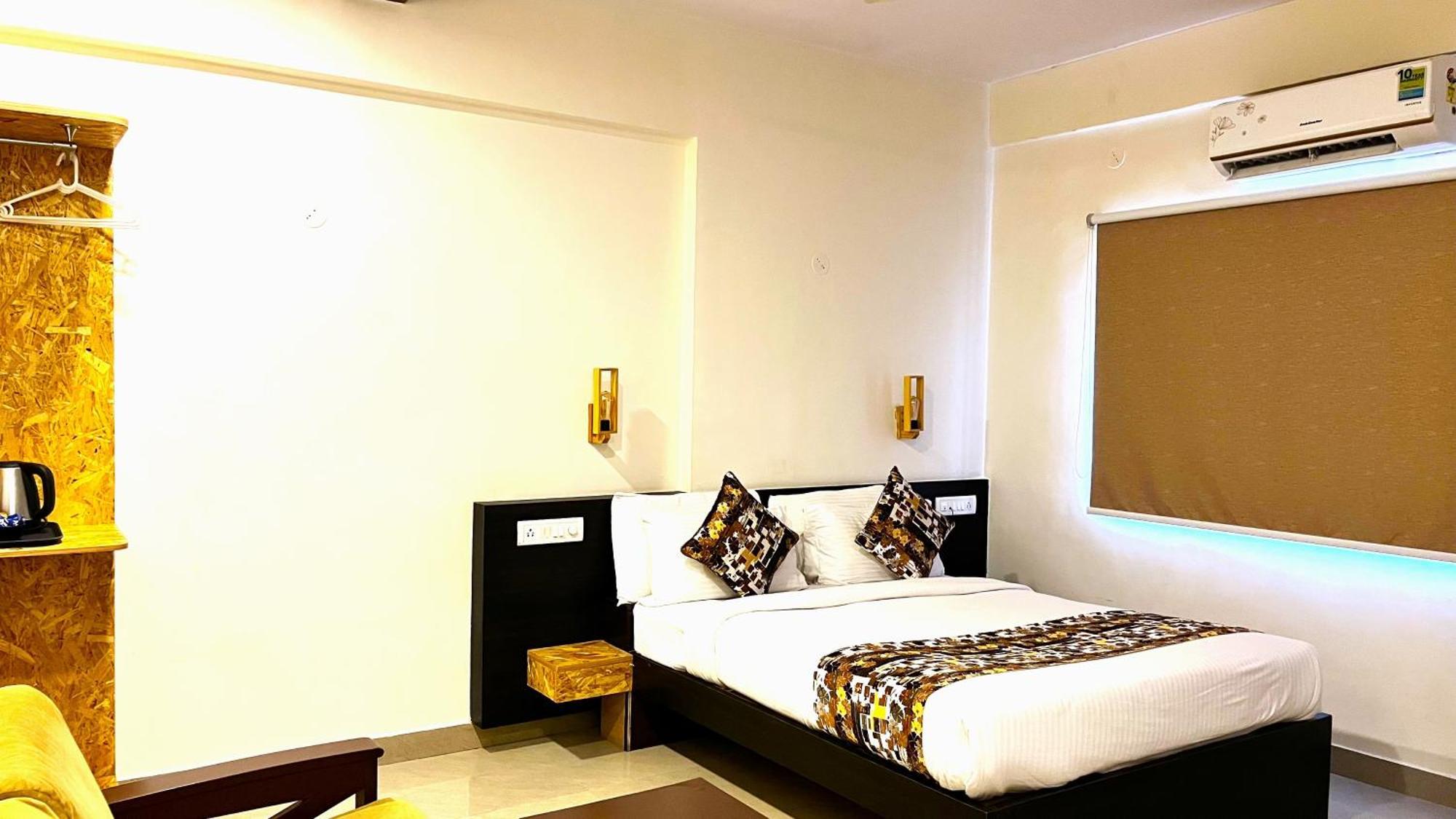 Omatra Essence Suites Bangalore Exterior foto