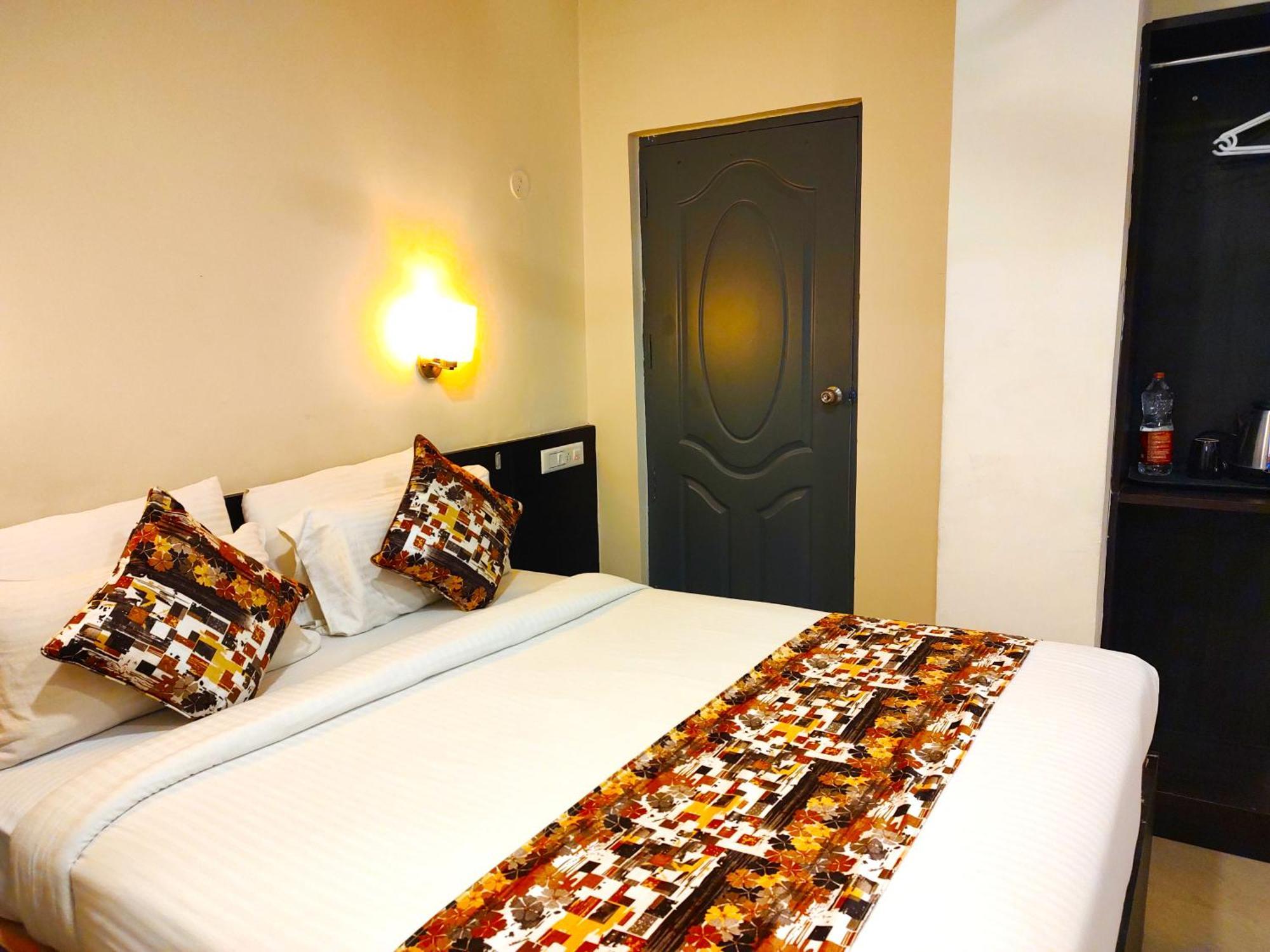 Omatra Essence Suites Bangalore Exterior foto
