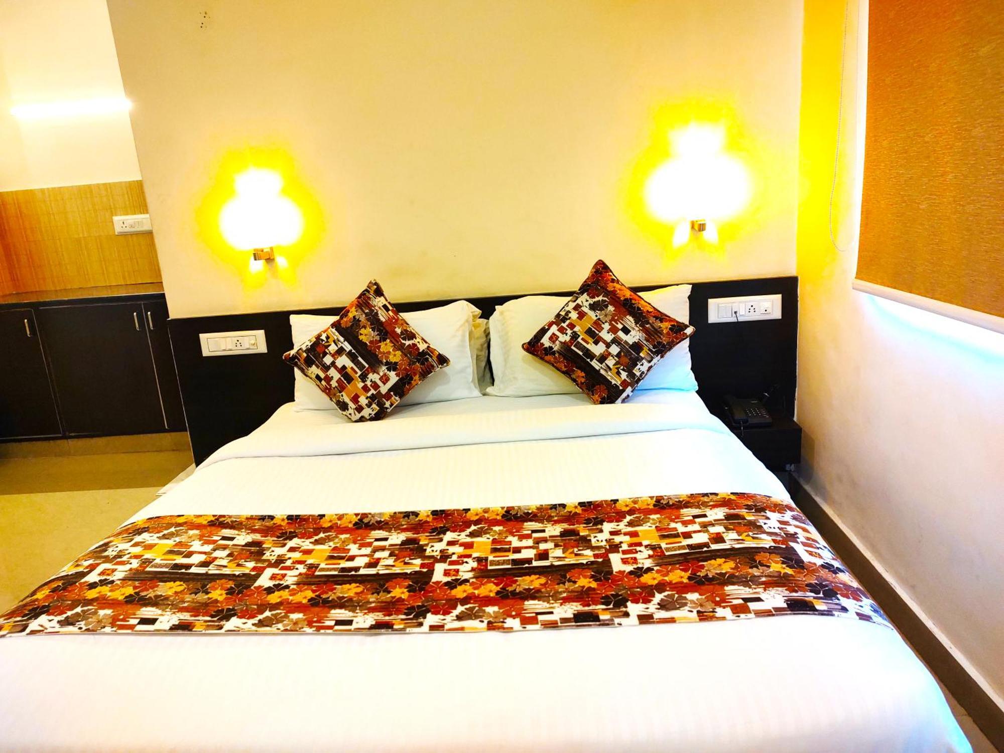 Omatra Essence Suites Bangalore Exterior foto