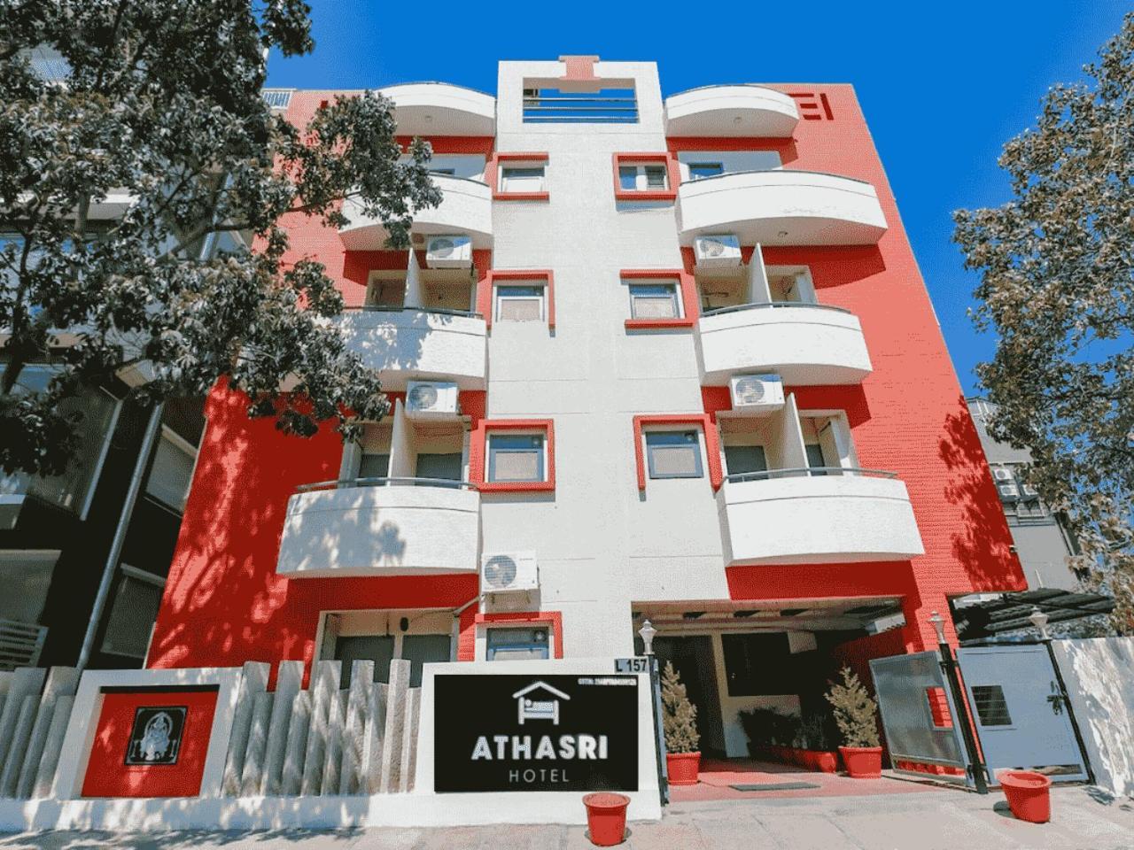 Omatra Essence Suites Bangalore Exterior foto